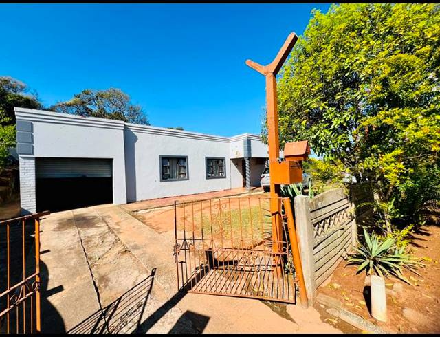 3 BEDROOM HOUSE FOR SALE IN MONTCLAIR